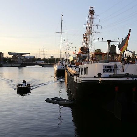 Schiffshotel "Schlafen Im Hafen" Hamburg Ngoại thất bức ảnh