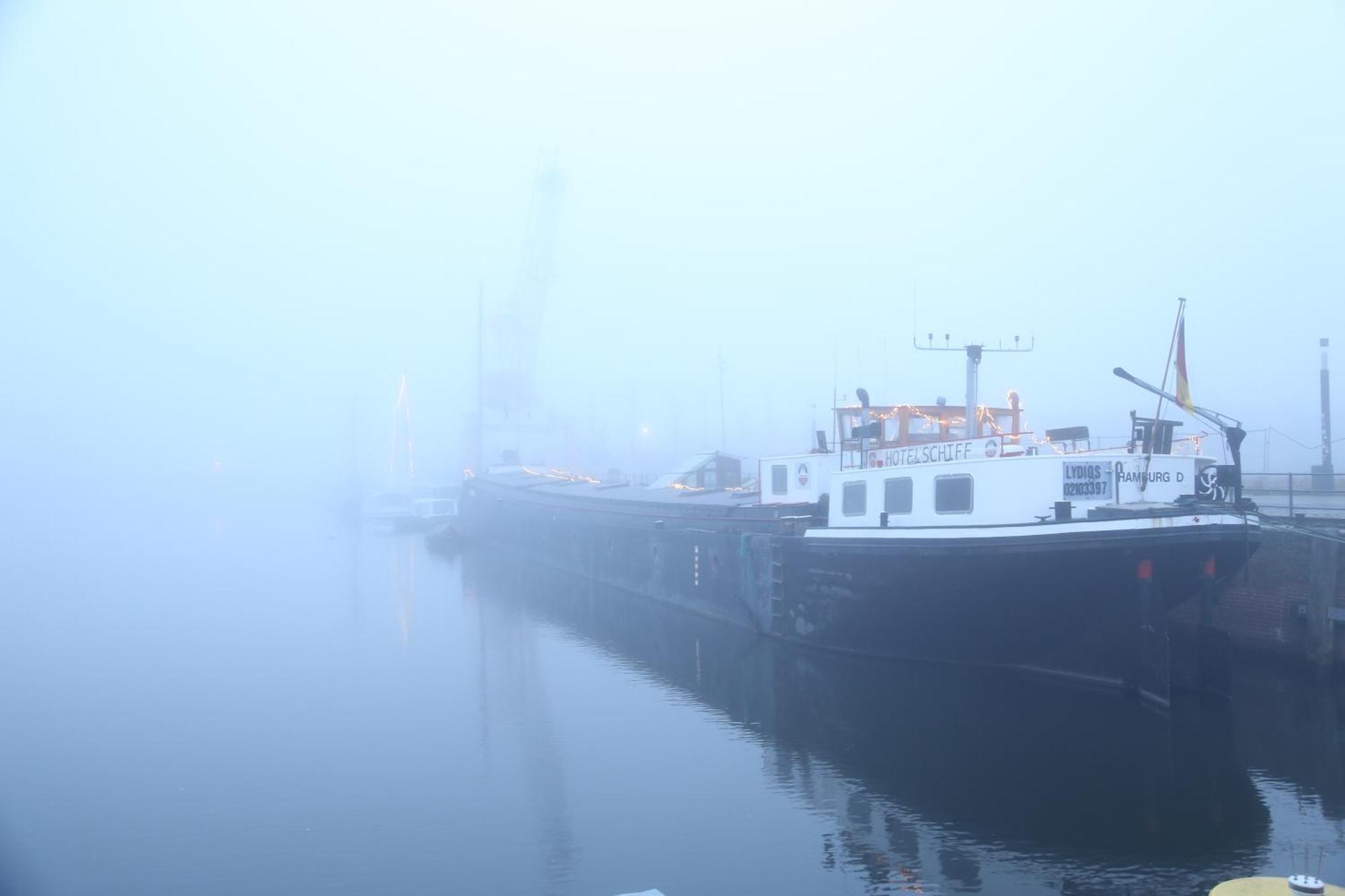 Schiffshotel "Schlafen Im Hafen" Hamburg Ngoại thất bức ảnh