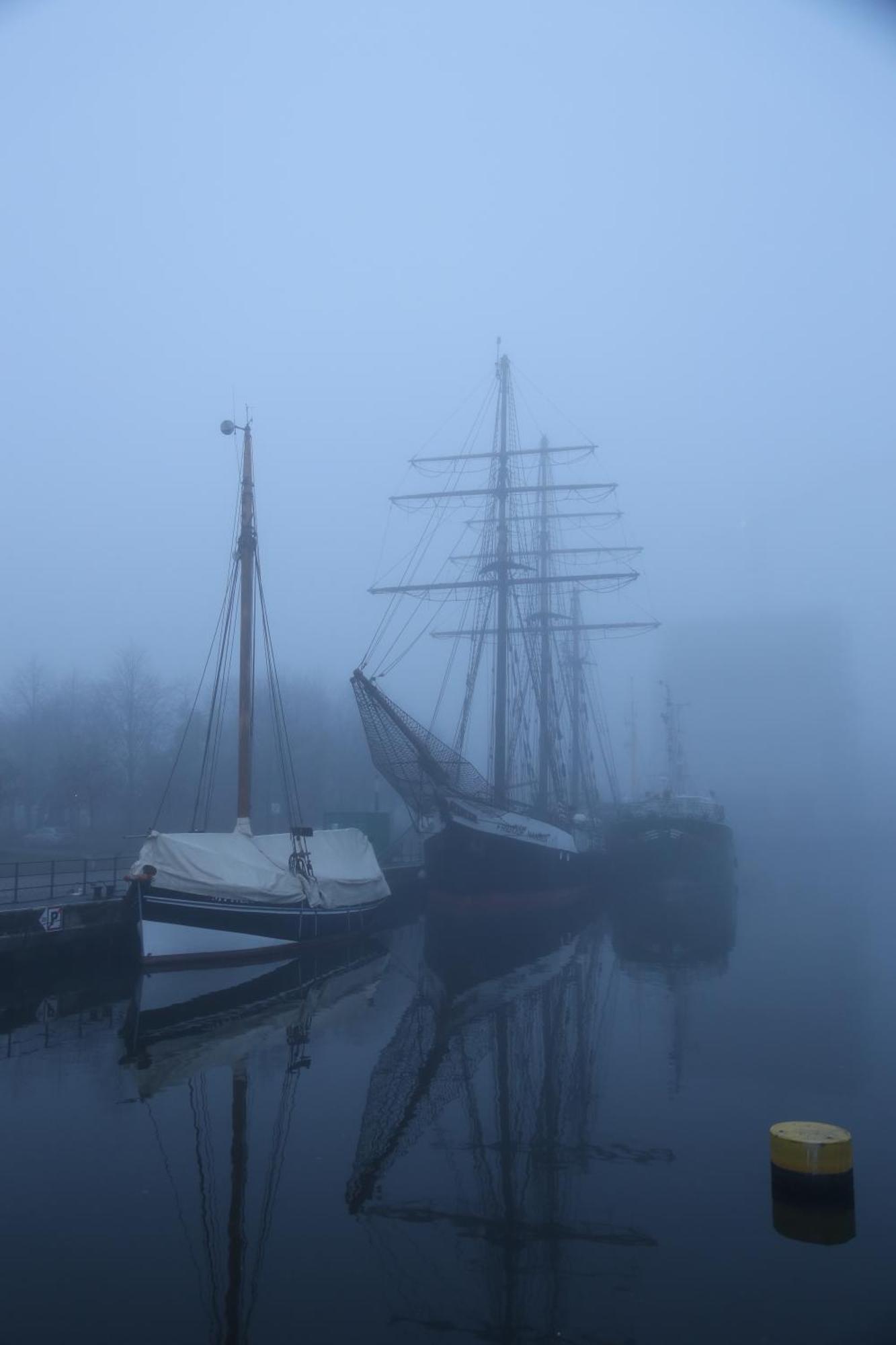 Schiffshotel "Schlafen Im Hafen" Hamburg Ngoại thất bức ảnh