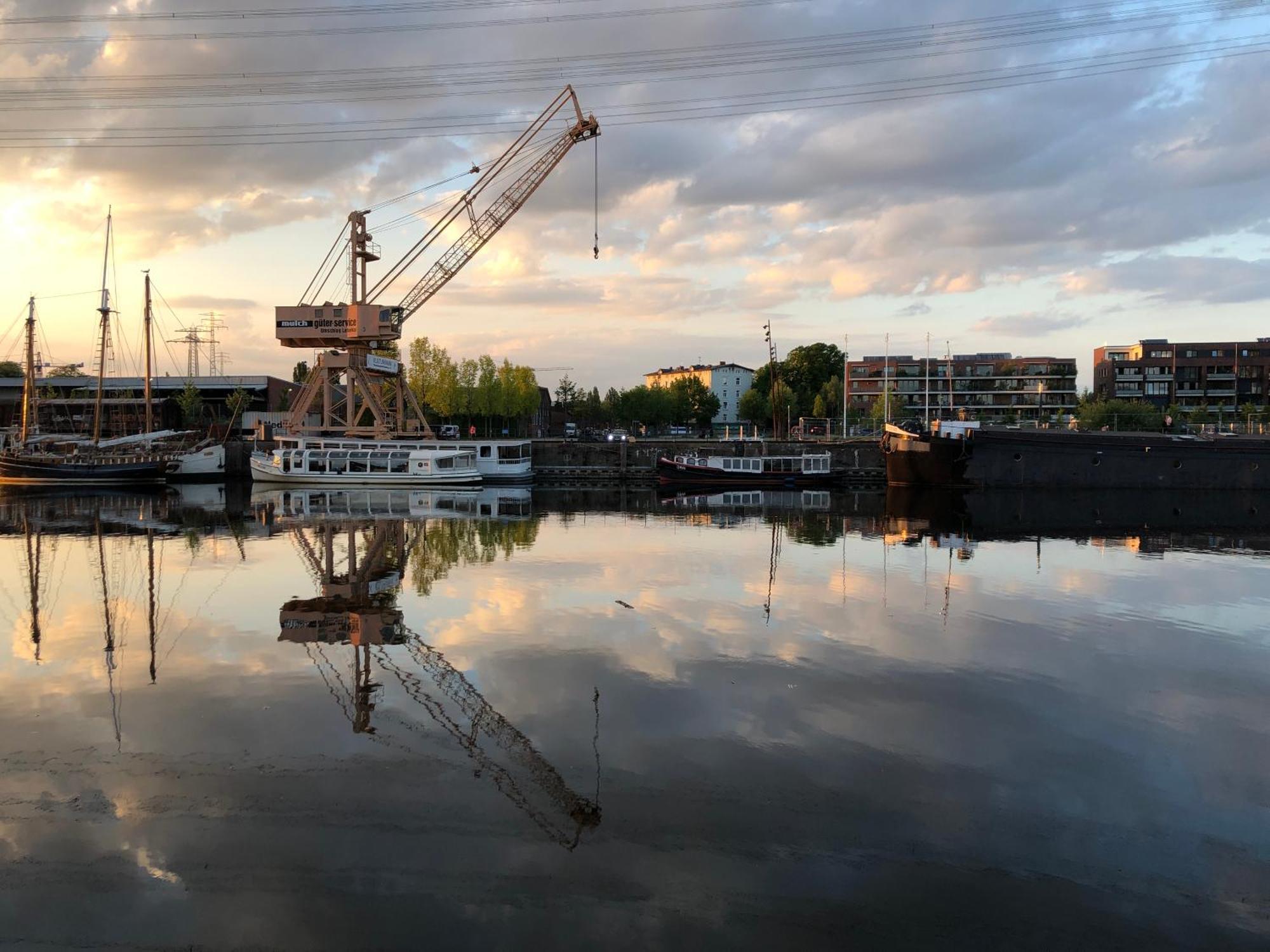 Schiffshotel "Schlafen Im Hafen" Hamburg Ngoại thất bức ảnh